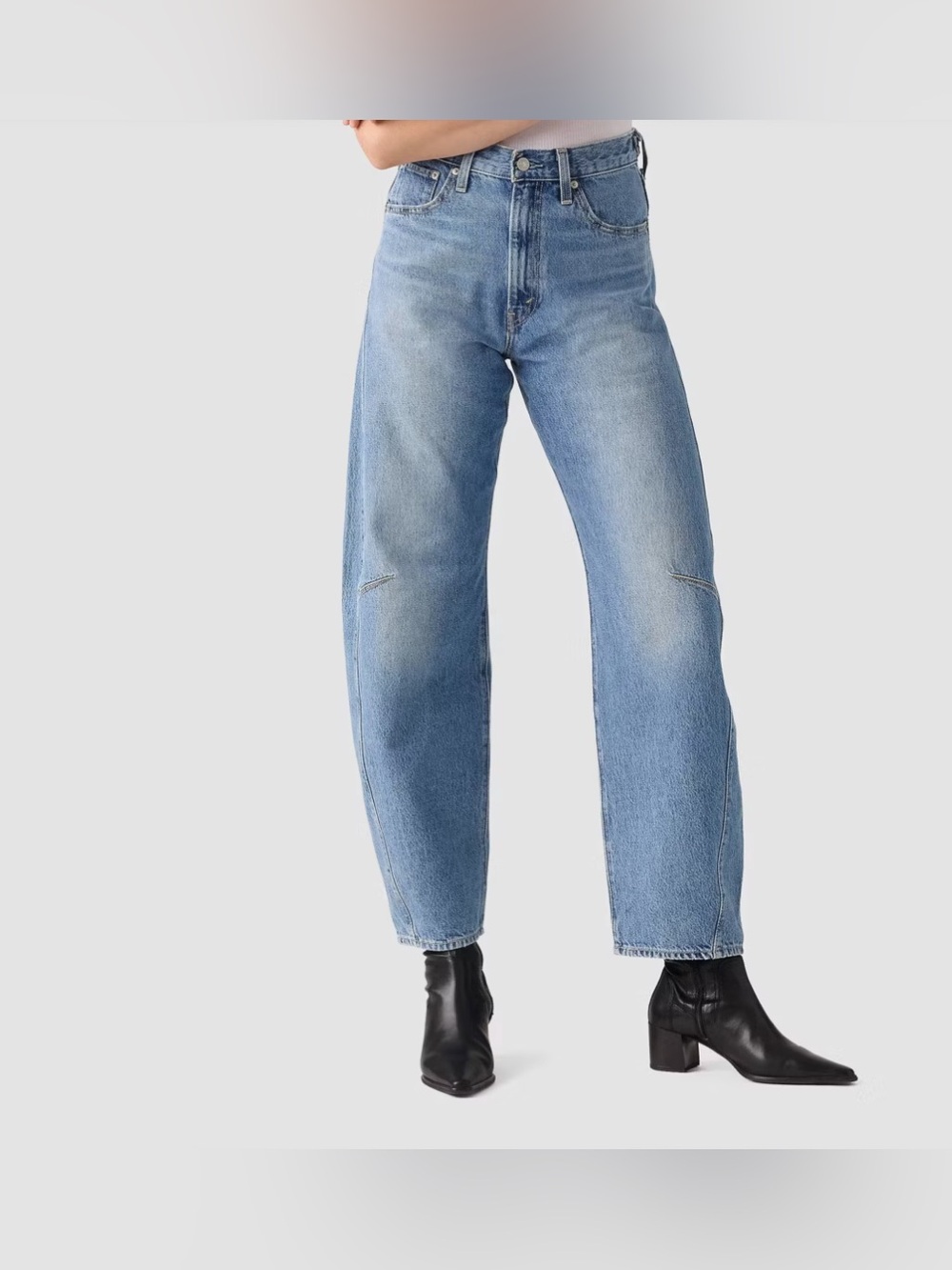 NWOT Levi Barrel Cinch Jeans